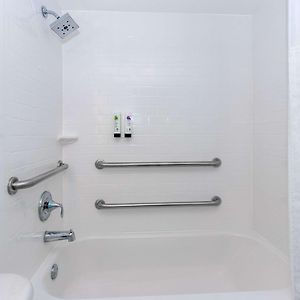 Chambre Accessible aux Personnes à Mobilité Réduite Supérieure Lit Queen-Size